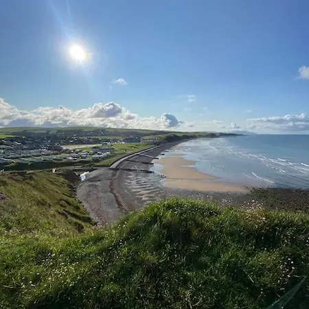 Dom wakacyjny Moon Cottage, 3 Bedroom *