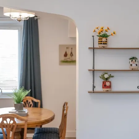 Moon Cottage, 3 Bedroom クリーター